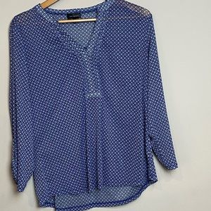 Women’s size XL blue shirt